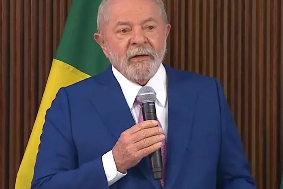 ‘Quem fizer errado será convidado a deixar o governo’, diz Lula em primeira reunião ministerial