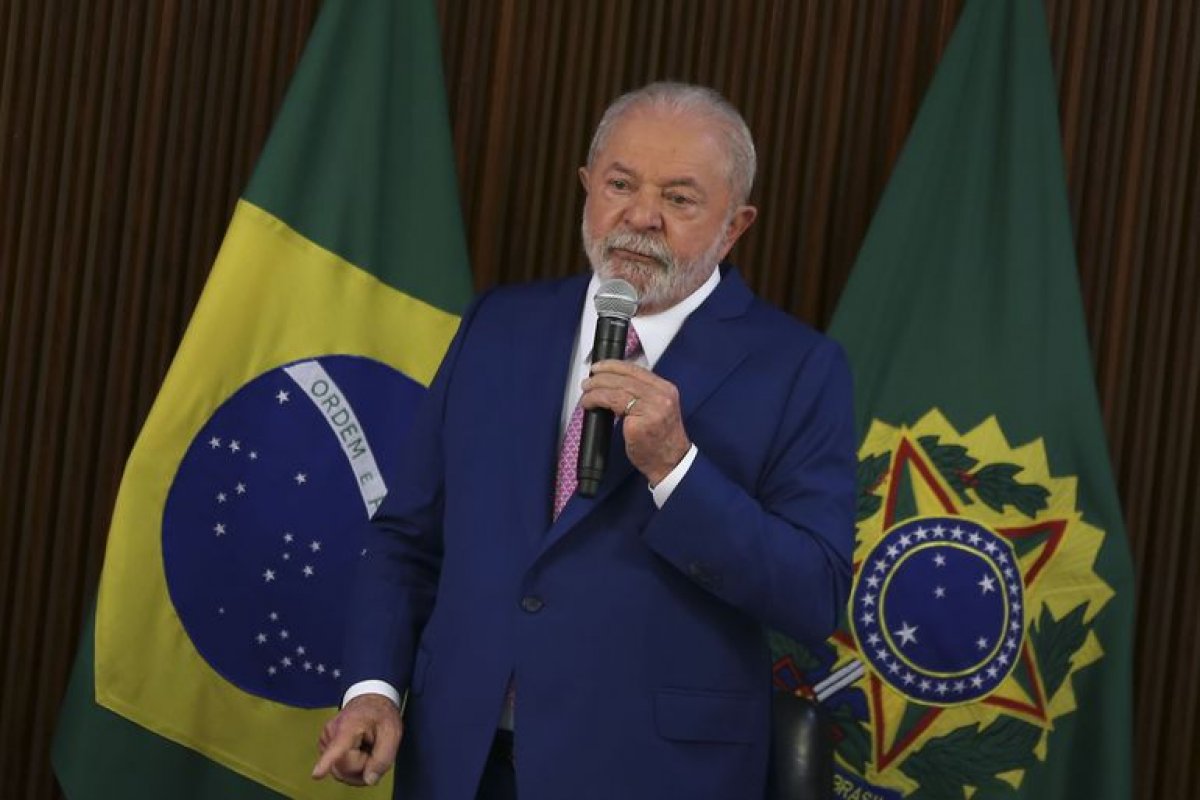Lula determina que ministros apresentem ações prioritárias a serem iniciadas nos primeiros cem dias de governo