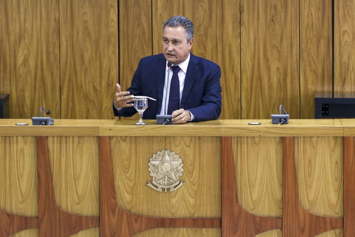 Rui Costa diz que salário mínimo foi afetado por governo anterior que represou aposentadorias