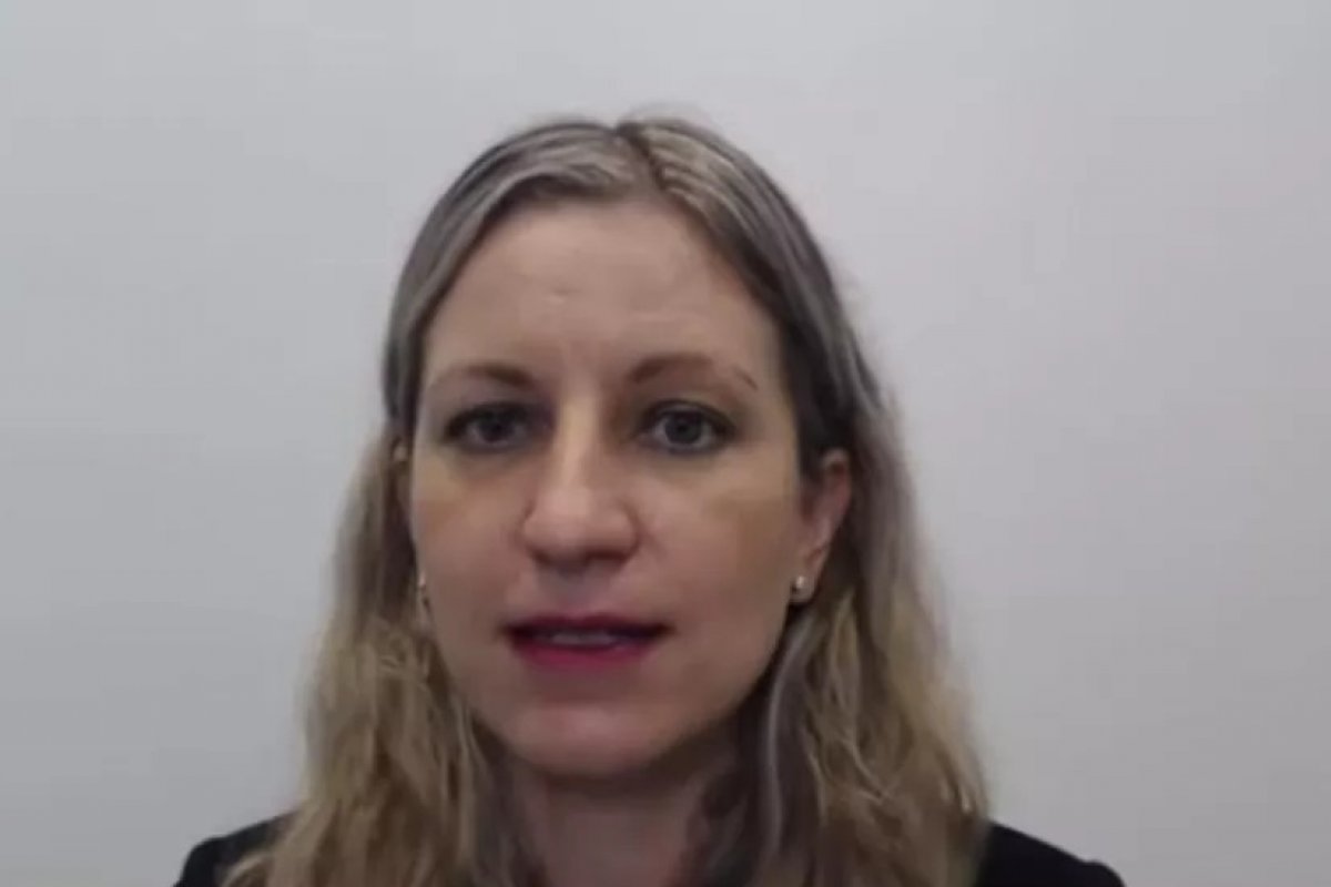 'Pandemia acabou, mas a Covid-19 não', alerta presidente da Pfizer no Brasil