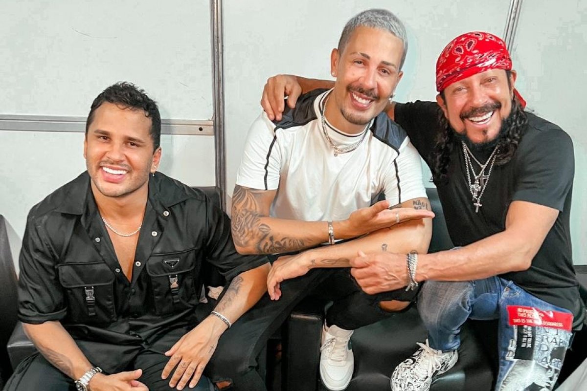 Carlinhos Maia curte show de Bell Marques, em sua terra natal, ao lado de Lucas Guimarães!