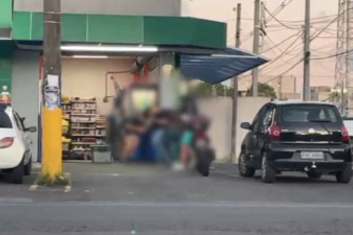 Assaltantes fazem reféns de escudo humano em confronto em Curitiba