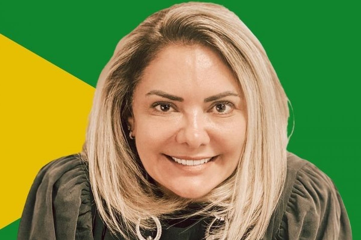 Ex-esposa de Bolsonaro deixa o Brasil para trabalhar em uma creche na Noruega!