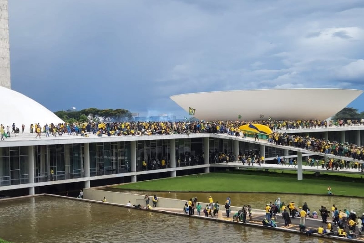 Políticos apoiadores de Bolsonaro criticam as manifestações em Brasília