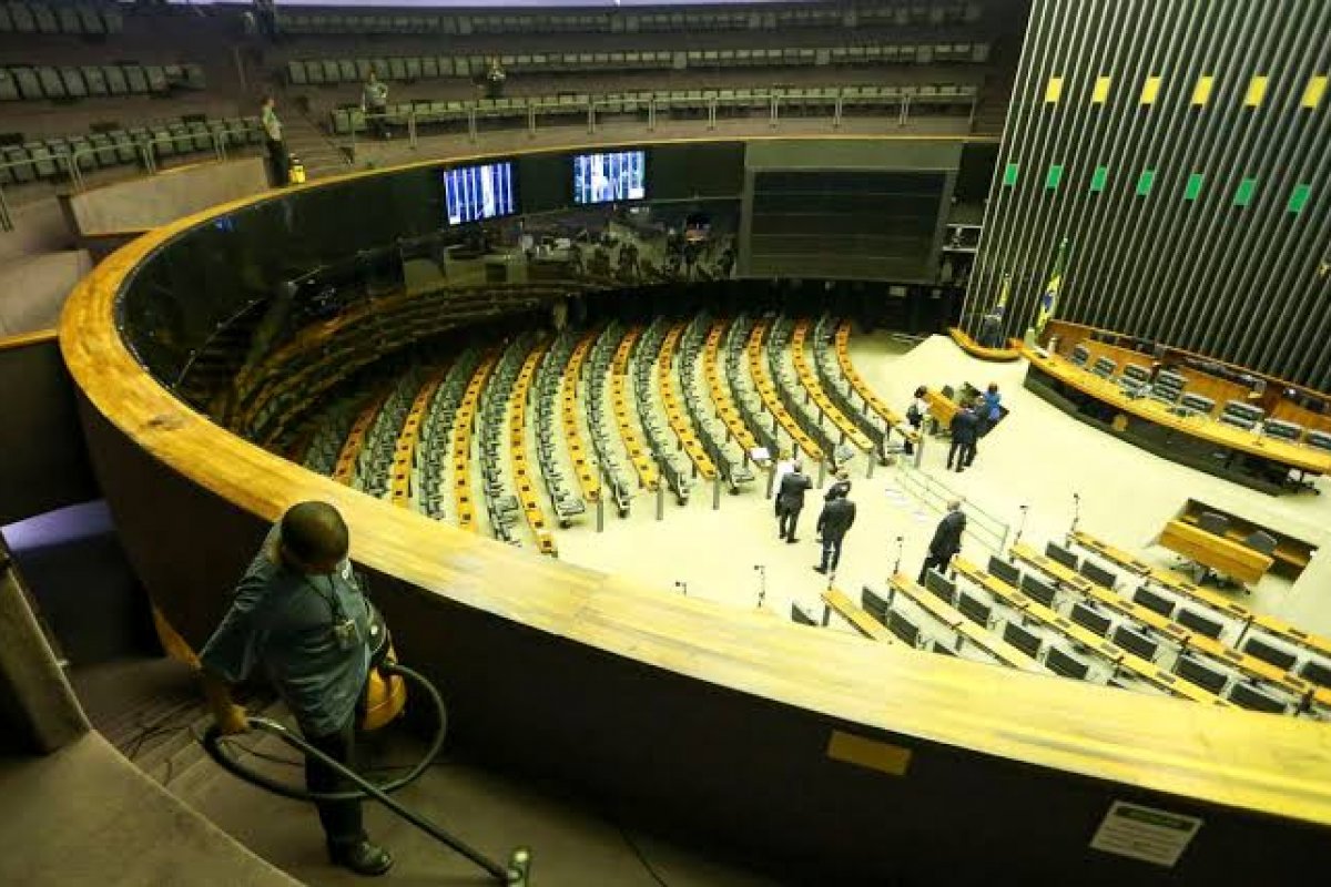 Posse dos novos parlamentares está mantida para acontecer em 1º de fevereiro