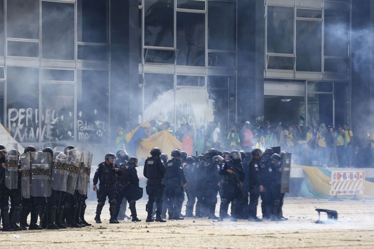 Ministério Público Federal abre investigação sobre omissão do comando da PM do DF durante invasões em Brasília