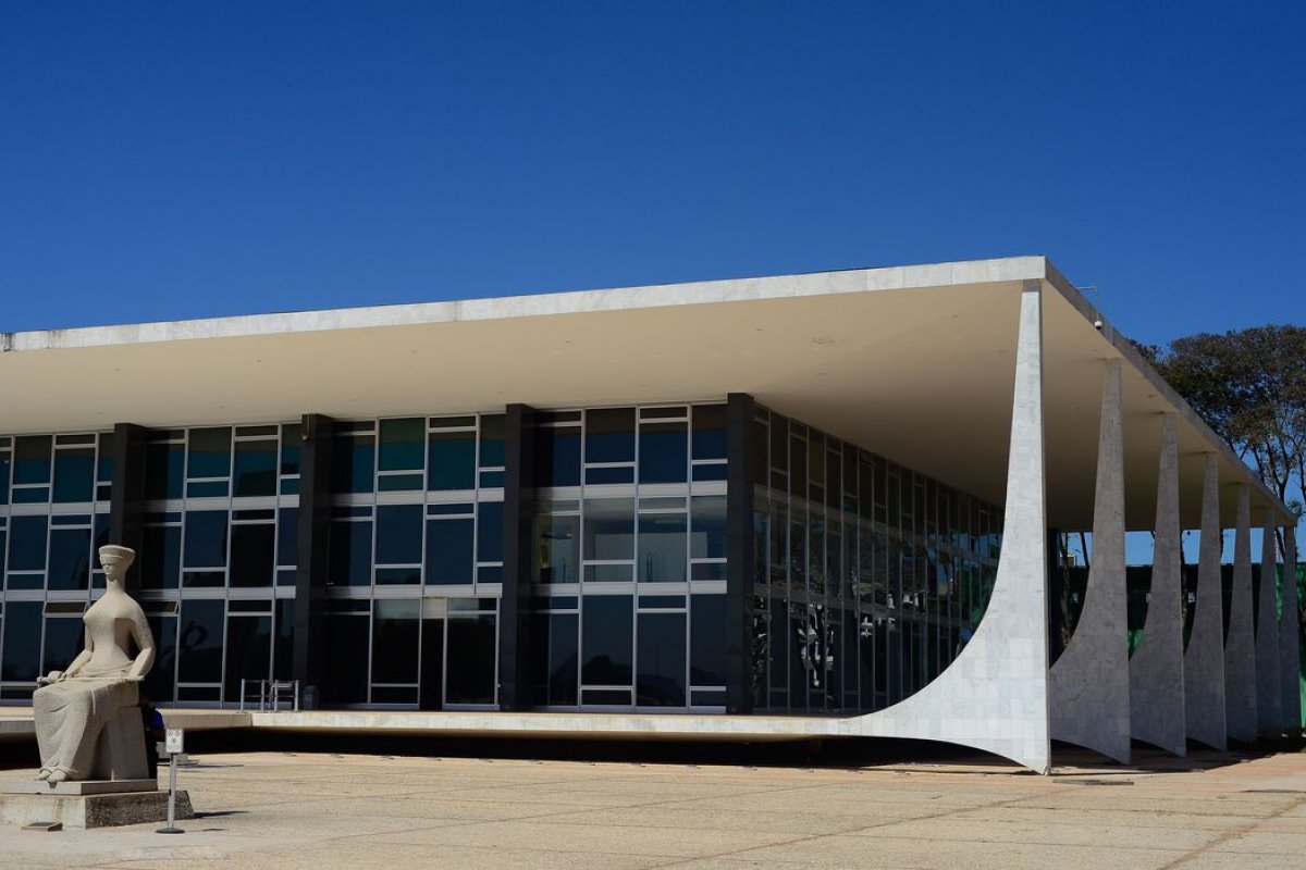 Ministros do STF se reúnem com governadores para discutir medidas de segurança após invasões