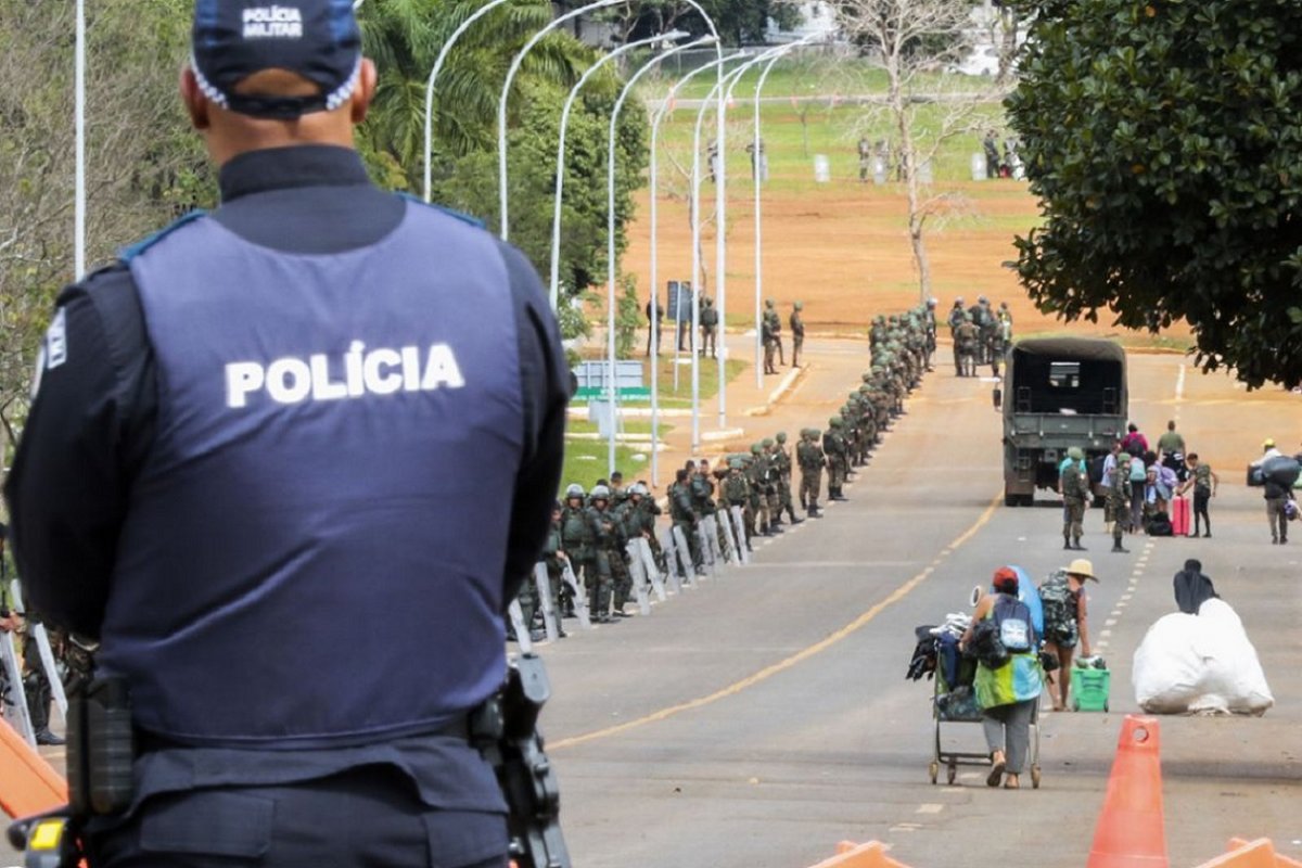 Polícia Federal indiciará presos no QG do Exército por crimes de terrorismo