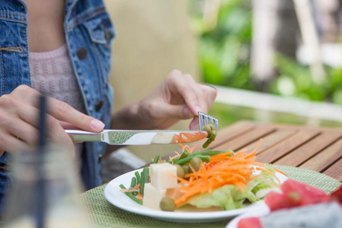 Podcast No Farol - cuidados alimentares no verão