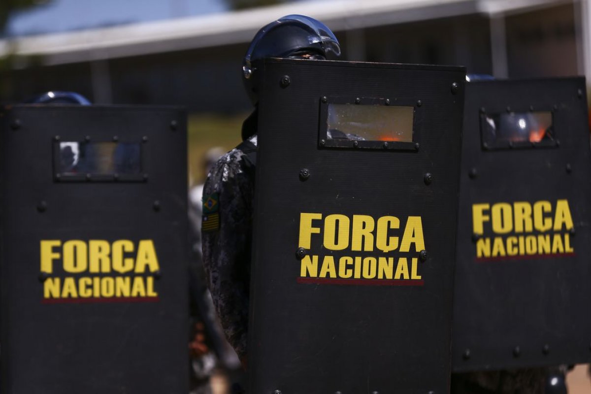 Deputados aprovam intervenção federal na segurança do Distrito Federal