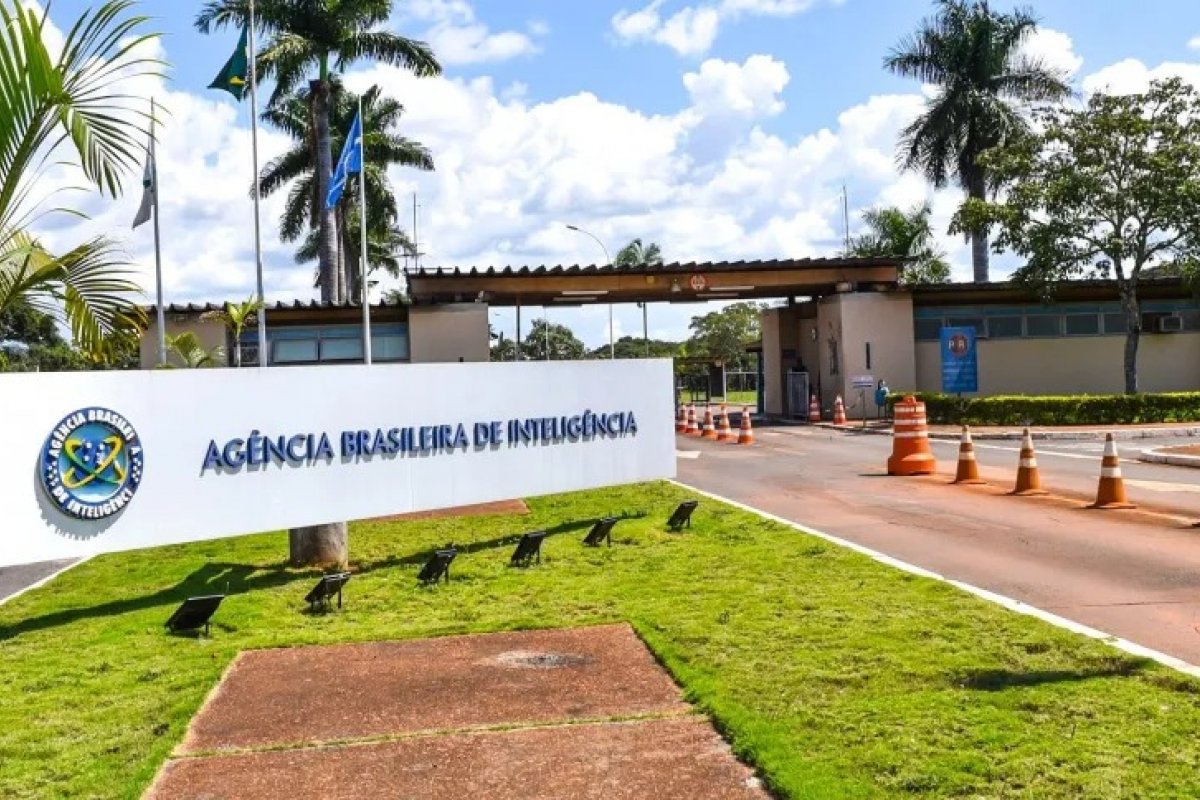 Abin alertou governo Lula sobre risco de invasão dos Três Poderes, aponta jornal