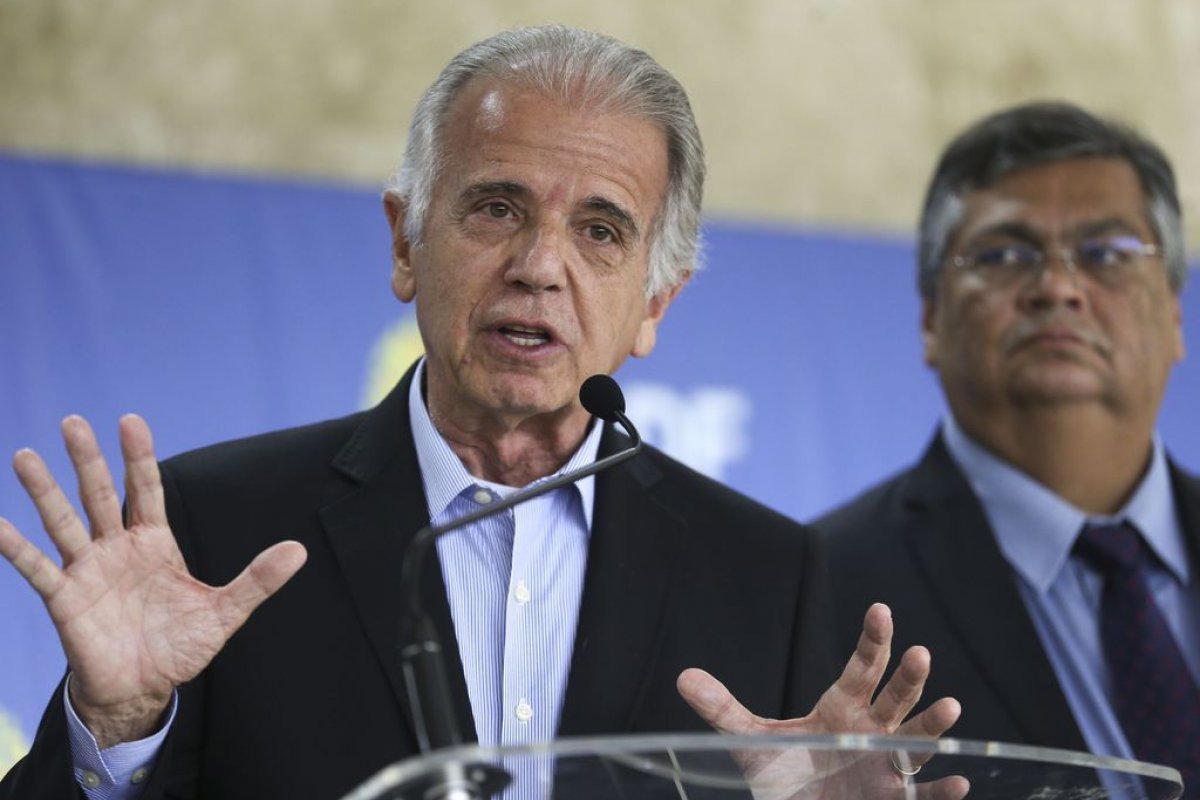 "Completamente falsa a informação que circula nas redes sociais", diz José Múcio sobre se demitir