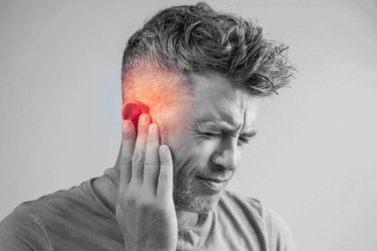 Casos de otite podem aumentar no período das férias e verão, alerta associação