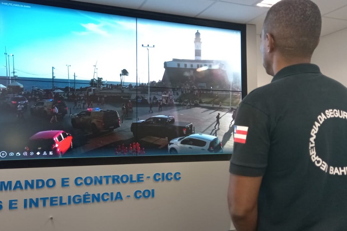 Secretaria de Segurança Pública reforça efetivo no Farol da Barra durante manifestação bolsonarista