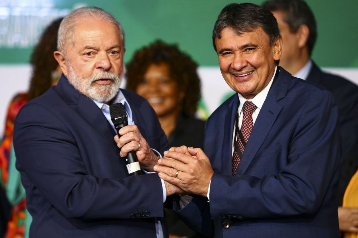 Ministro do Desenvolvimento diz que a partir de março, Bolsa Família começa a pagar adicional de R$ 150