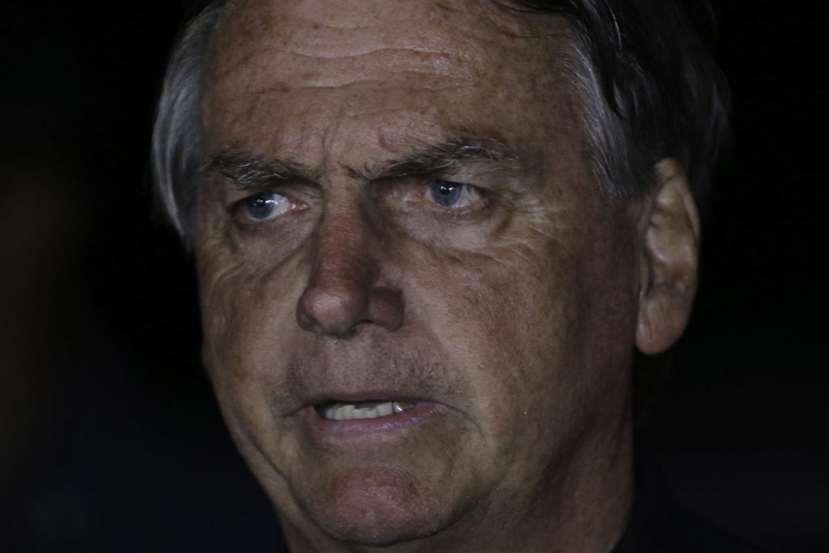 Democratas dos EUA pedem a Biden que revogue visto de Bolsonaro