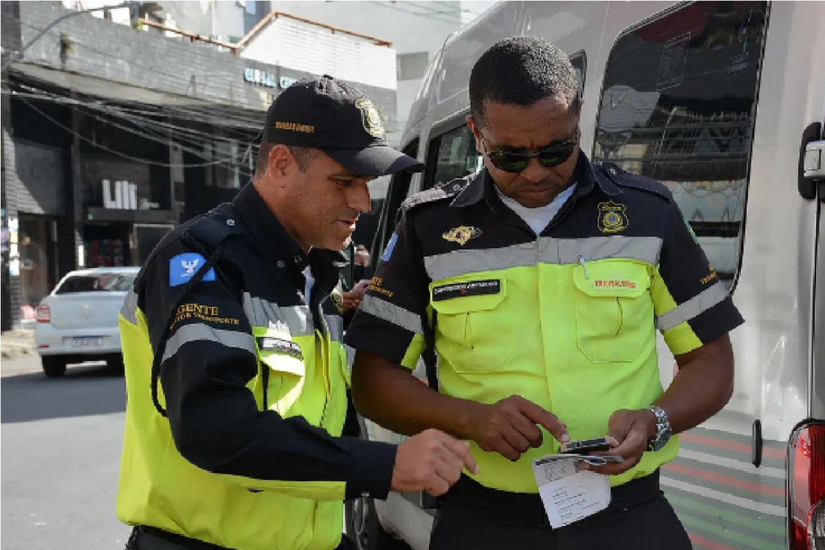 Salvador: mais de 800 veículos foram removidos em 2022 durante ações de combate ao transporte clandestino
