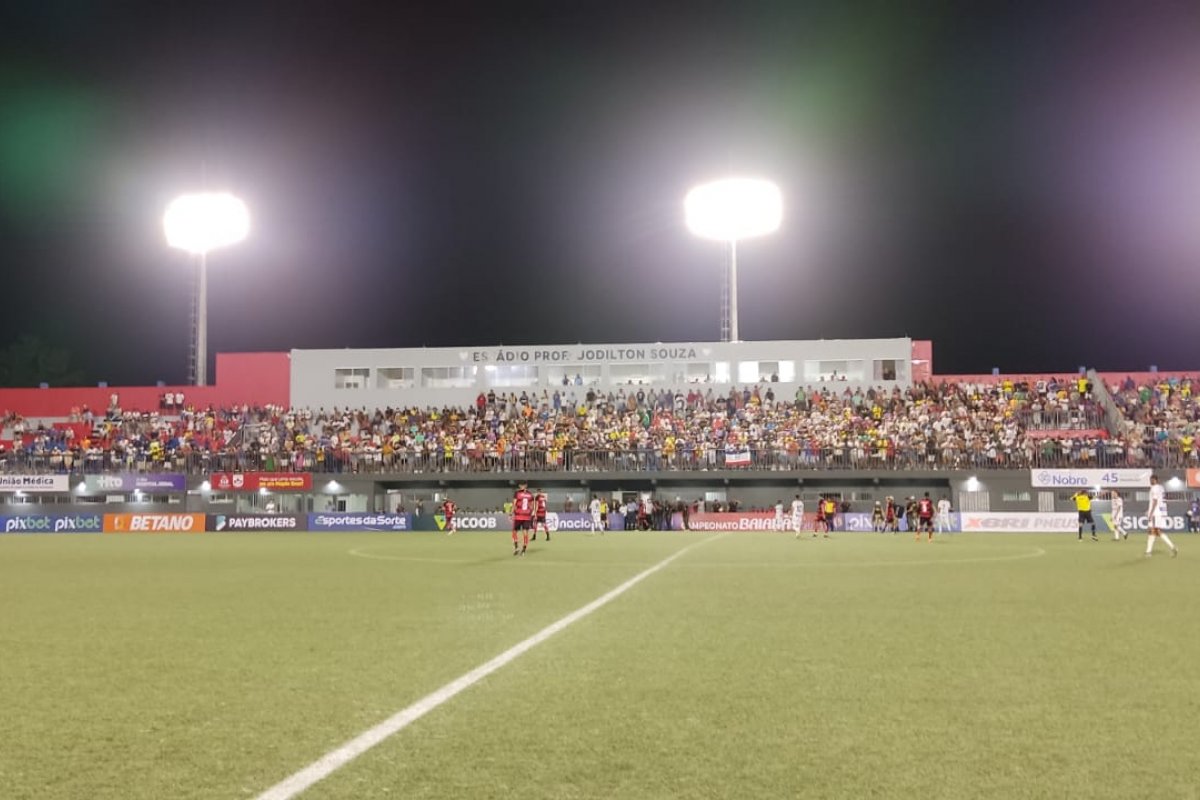 Vitória estreia com empate no Campeonato Baiano