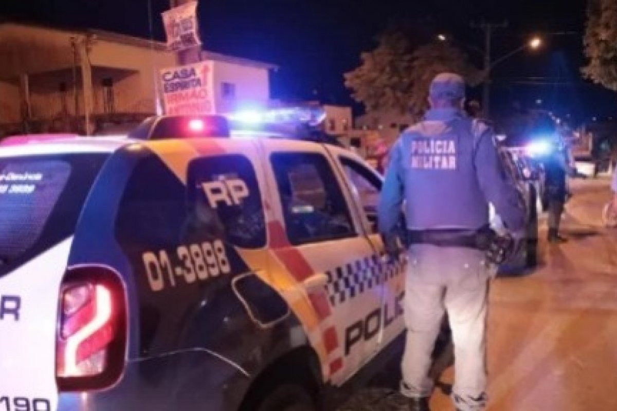 Homem é torturado com 60 chibatadas por suspeitos do Comando Vermelho em MT