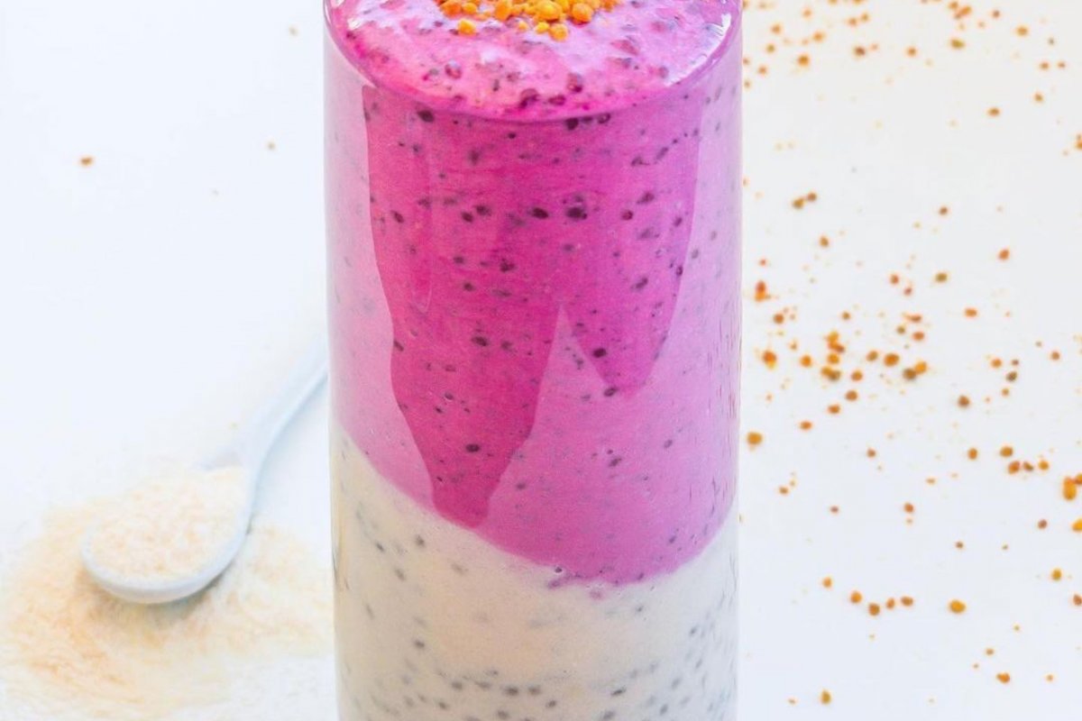 Pudim de Chia Dupla Camada que vai tirar você do chão e te levar as nuvens de tão saboroso!