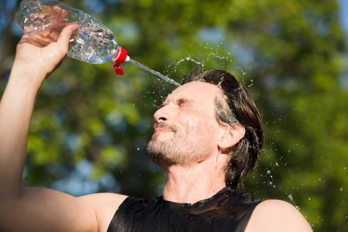 Verão: é preciso cuidados para evitar a desidratação