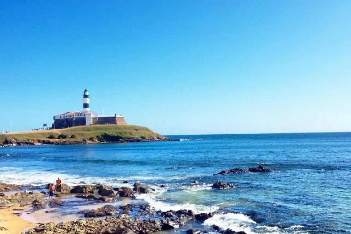 Inema divulga balanço com 13 praias impróprias para banho em Salvador neste fim de semana