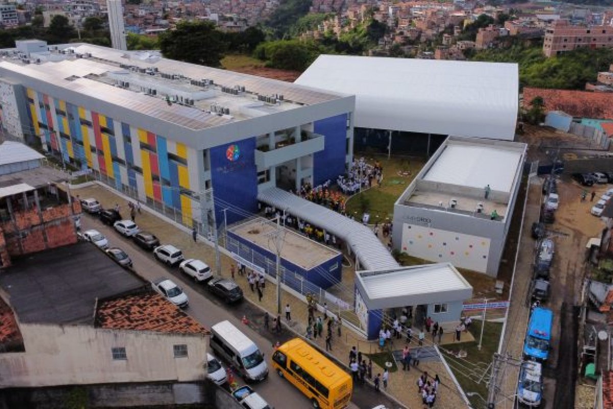 Jerônimo Rodrigues convoca pais para realizar matrícula online nesta segunda-feira (16)