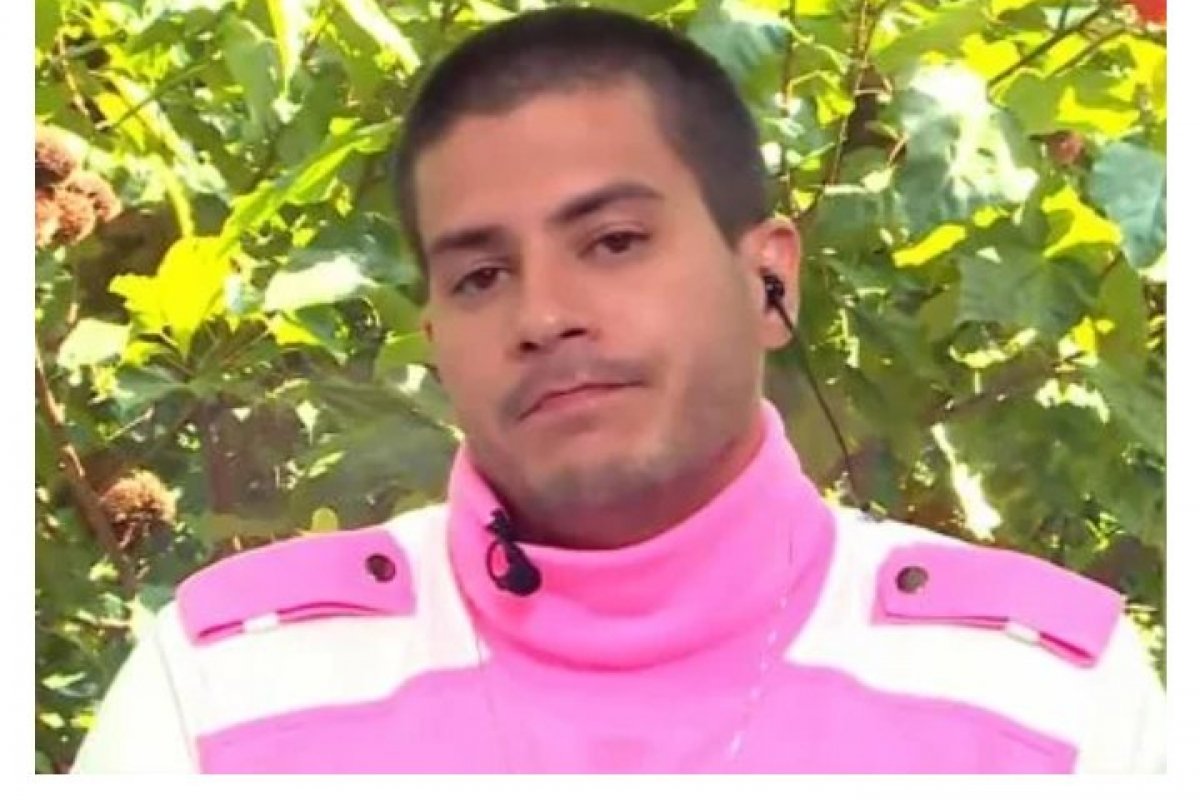 Na geladeira? Arthur Aguiar é ignorado em lista de BBBs mais famosos em programa da TV Globo!