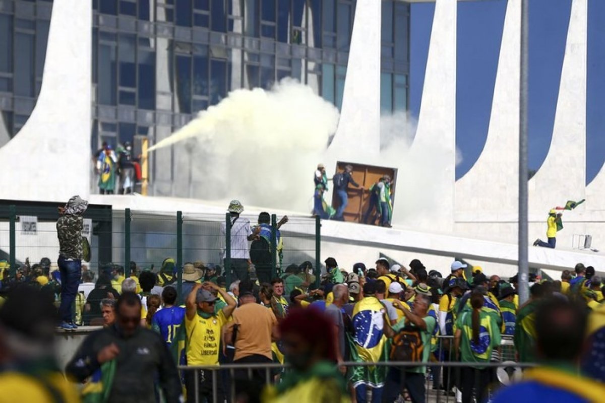 Atentado aos Três Poderes: presos reclamam de comida e celas pequenas em Brasília