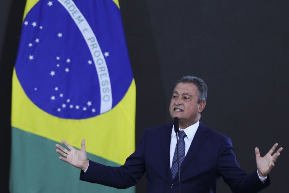 Rui Costa defende investimentos nas Forças Armadas