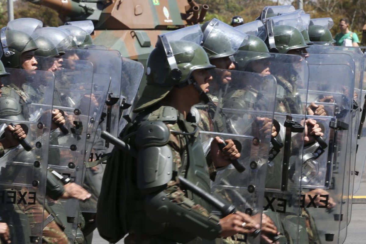 Ministros da Defesa e da Casa Civil se encontram com comandantes para alinhar atuação das Forças Armadas