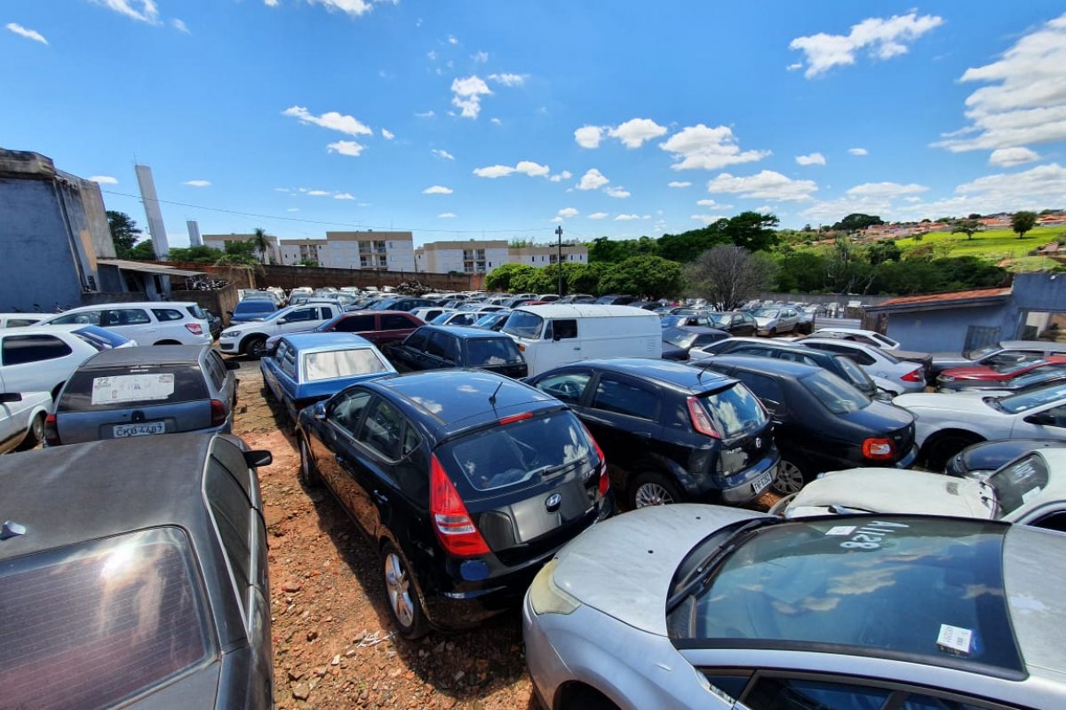 PRF realiza leilão online de veículos com mais de 300 lotes na Bahia