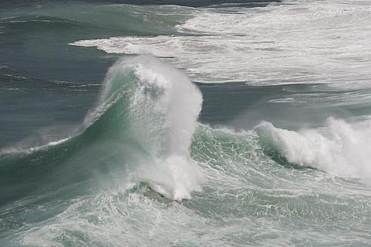 Por mau tempo e mar agitado, Marinha recomenda pausa de embarcações