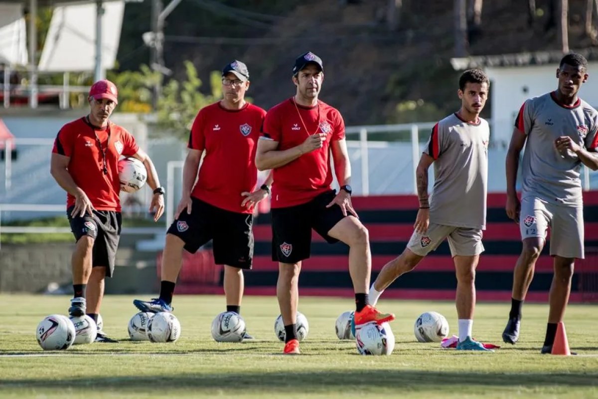 Juazeirense e Vitória se enfrentam pela 3ª rodada do Campeonato Baiano nesta quarta (18)