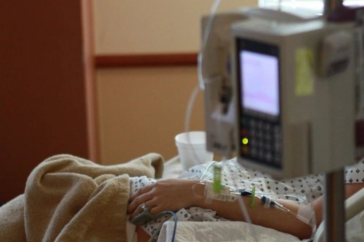 Pessoas não vacinadas têm maior risco de desenvolver Covid longa, diz estudo