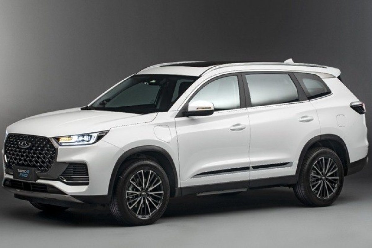 Tiggo 8 híbrido traz espelhamento sem fio para celulares