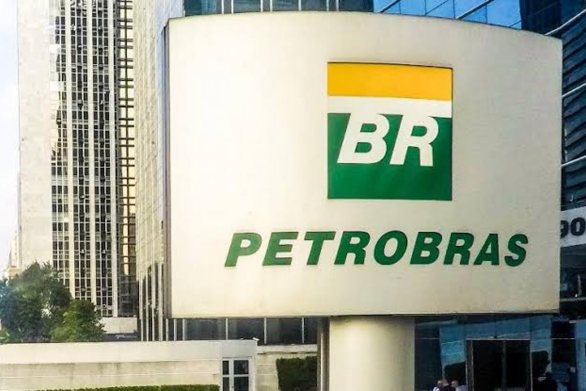 Empregados da Petrobras filiados à federação suspendem greve
