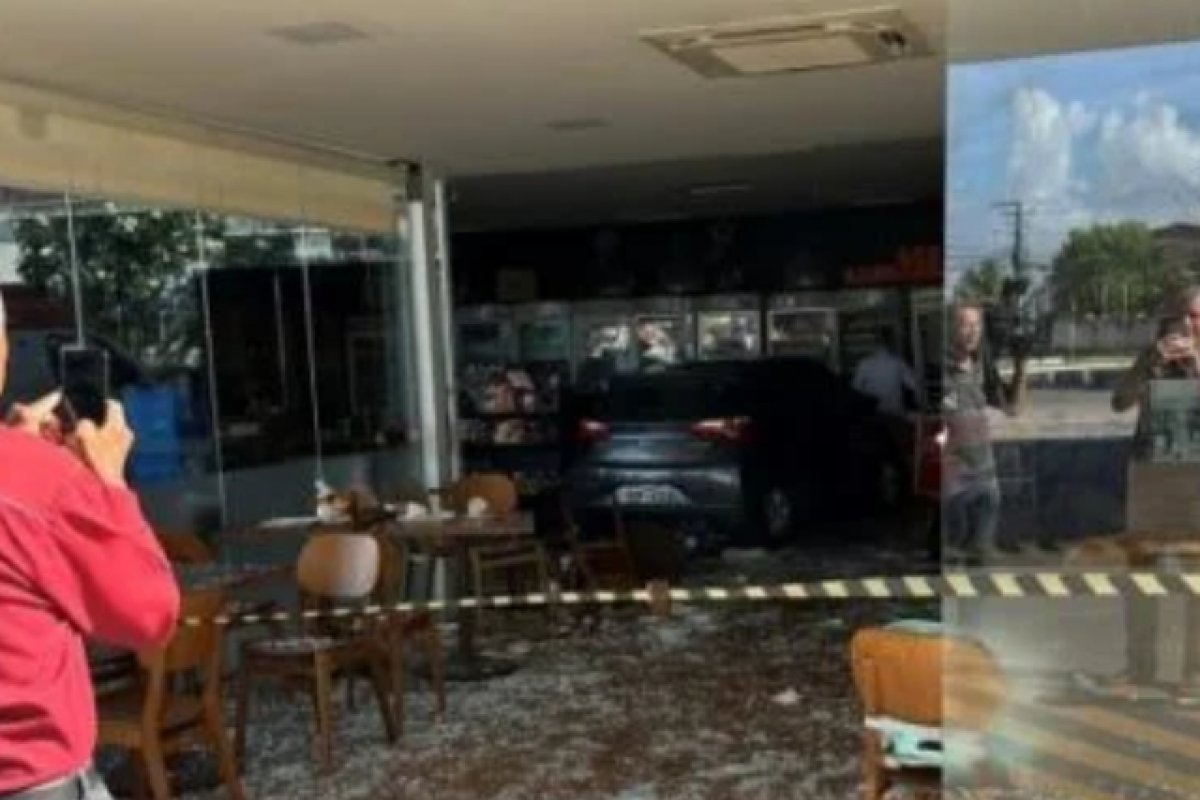 Após passar mal, motorista perde controle do carro e invade empório em Aracaju