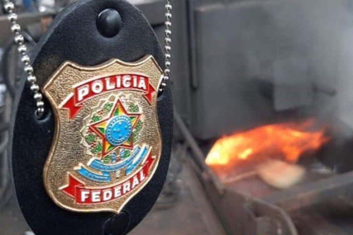 PF incinera aproximadamente uma tonelada de drogas aprendidas no interior da Bahia