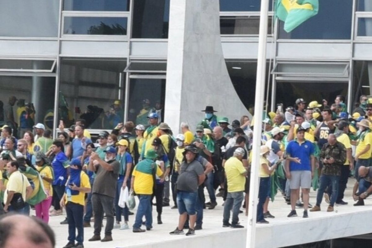 PF já prendeu quatro pessoas em operação contra suspeitos de financiar atentado em Brasília