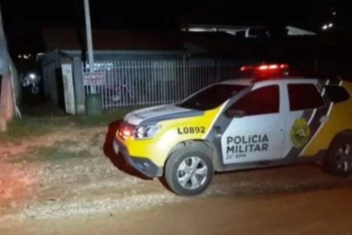 Homem morre ao ser esfaqueado por amigo em Curitiba