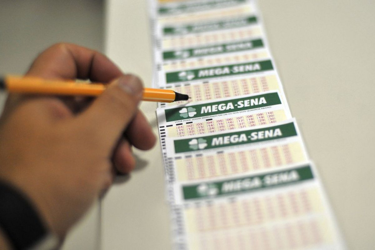 Mega-Sena 2557: ninguém acerta as seis dezenas e prêmio acumula em R$ 63 milhões 