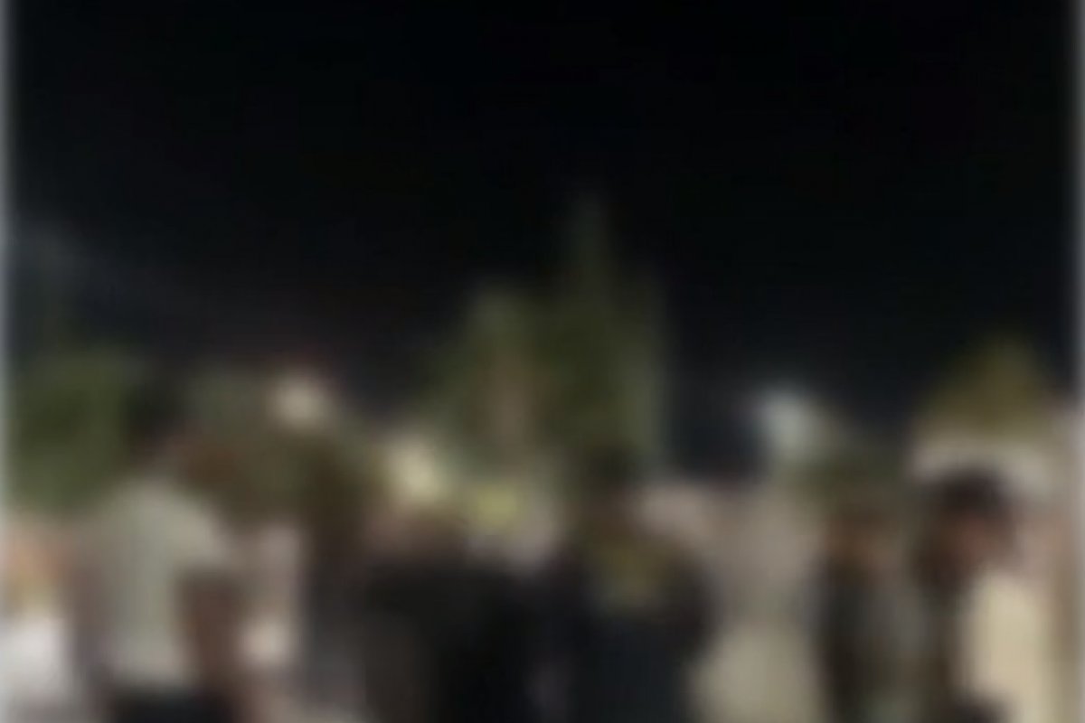 Jovem é agredido por seguranças ao urinar na rua