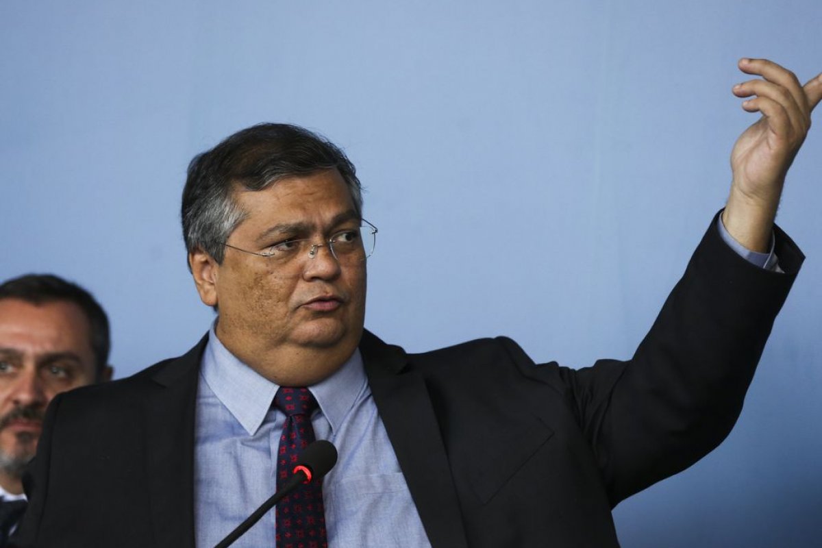 "Houve negação de socorro sanitário a essas populações", sugere Dino sobre indígenas Yanomamis