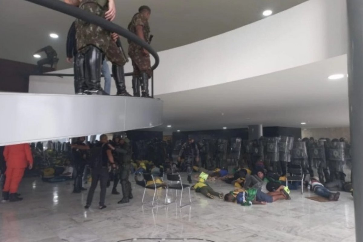 CGU autua 16 processos contra servidores envolvidos nos atos criminosos em Brasília