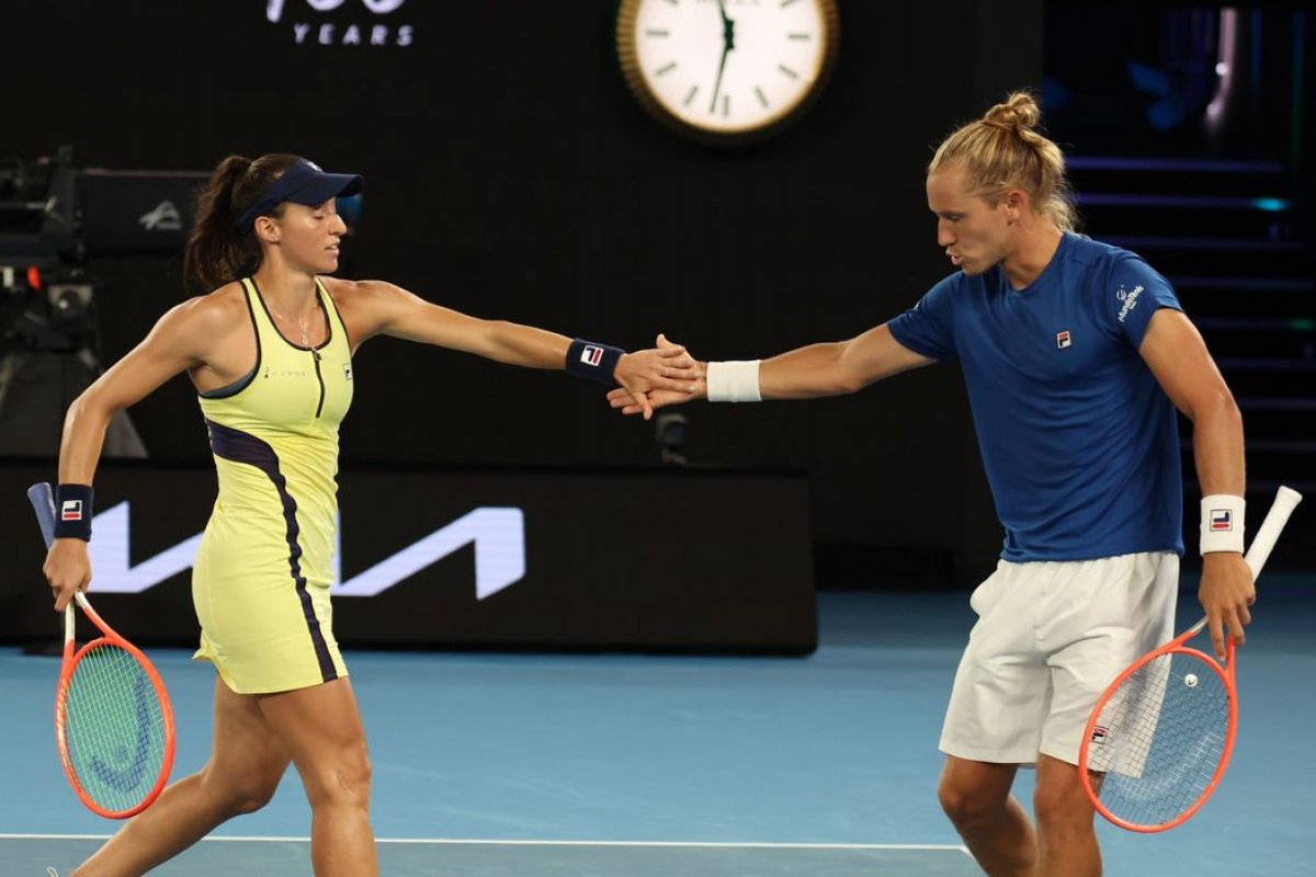 Dupla de tenistas brasileiros supera anfitriões e vão à semifinal do Aberto da Austrália