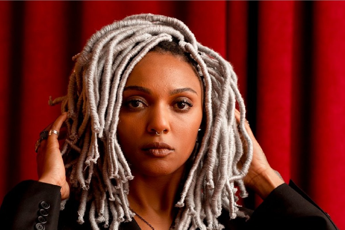 Bia Ferreira realiza show exclusivo na Casa Rosa, em Salvador