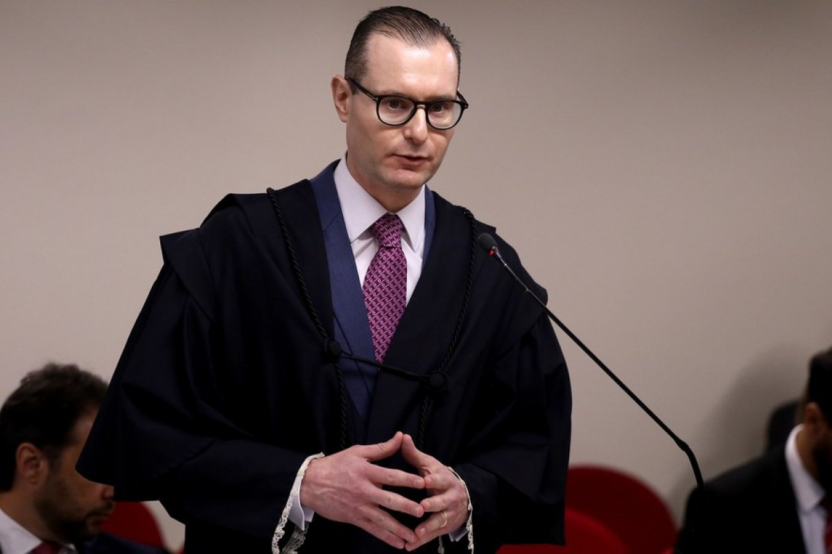 'Decisão é incompatível com STF', diz advogado após TRF-4 aumentar pena de Lula