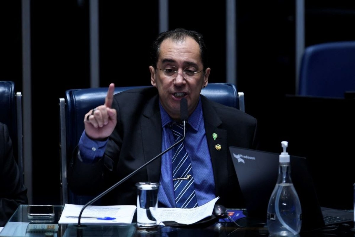 Jorge Kajuru é anunciado como novo líder do PSB no Senado