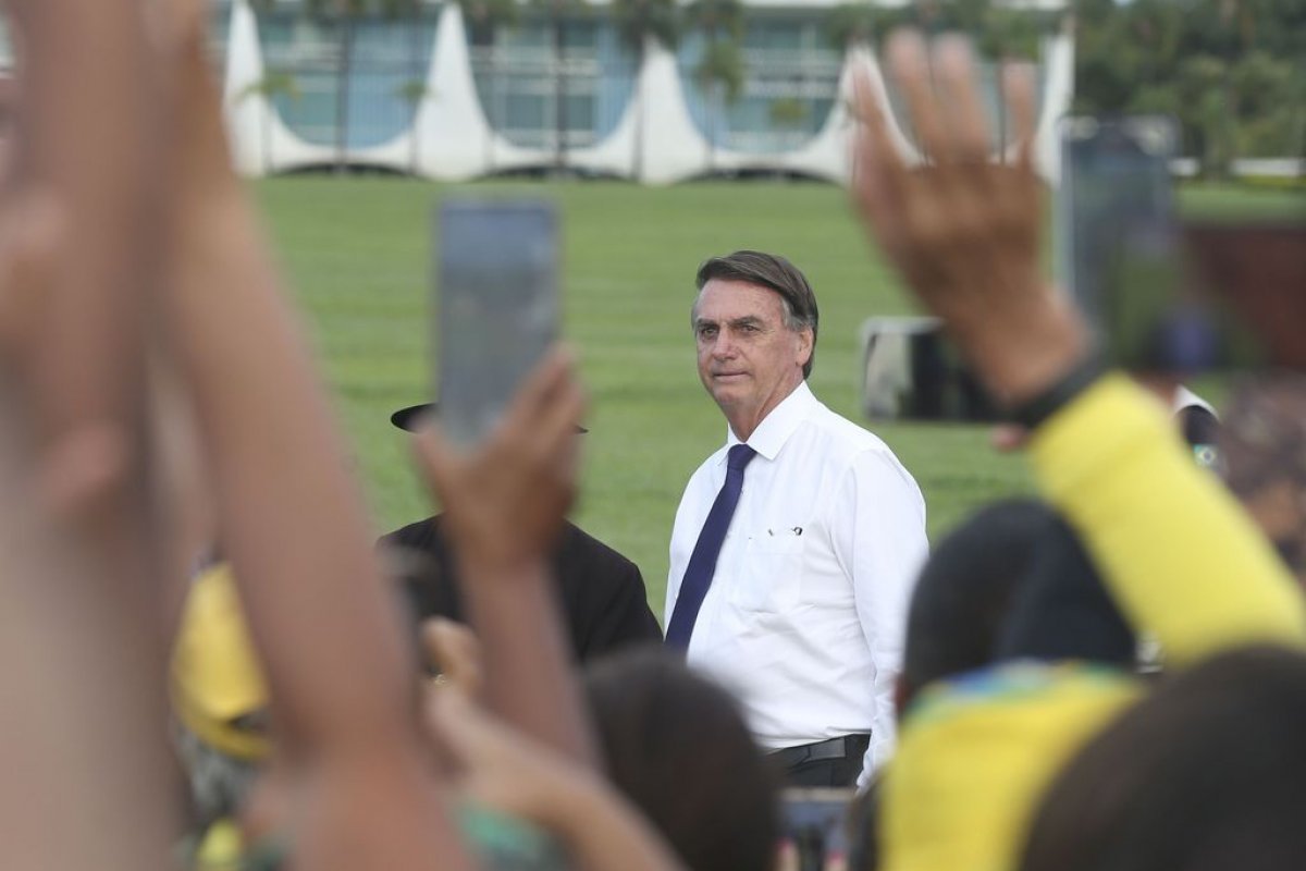 Bolsonaro pode retornar ao Brasil para ser submetido a uma nova cirurgia